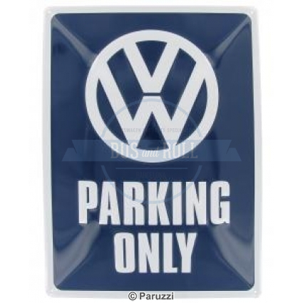 placa-de-metal-con-vw-solo-estacionamiento-texto